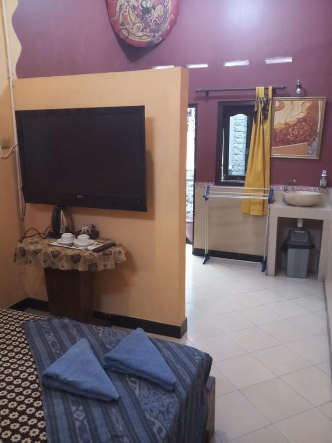 Losmen Setia Kawan Yogyakarta Exteriör bild